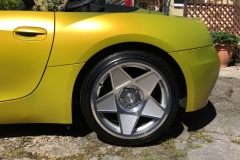 BMW Z4 3.0si Sport in Satin Bitter Yellow vinyl